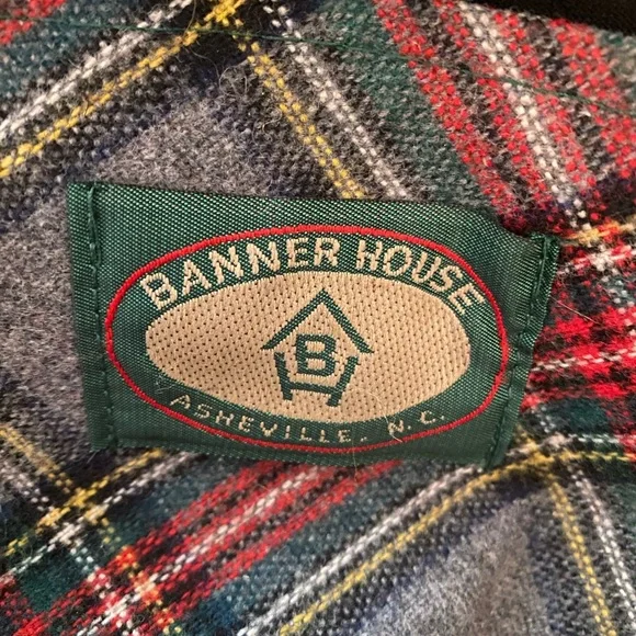 Elegant Plaid Satchel with Tan Leather Trim - Picture 4 of 8